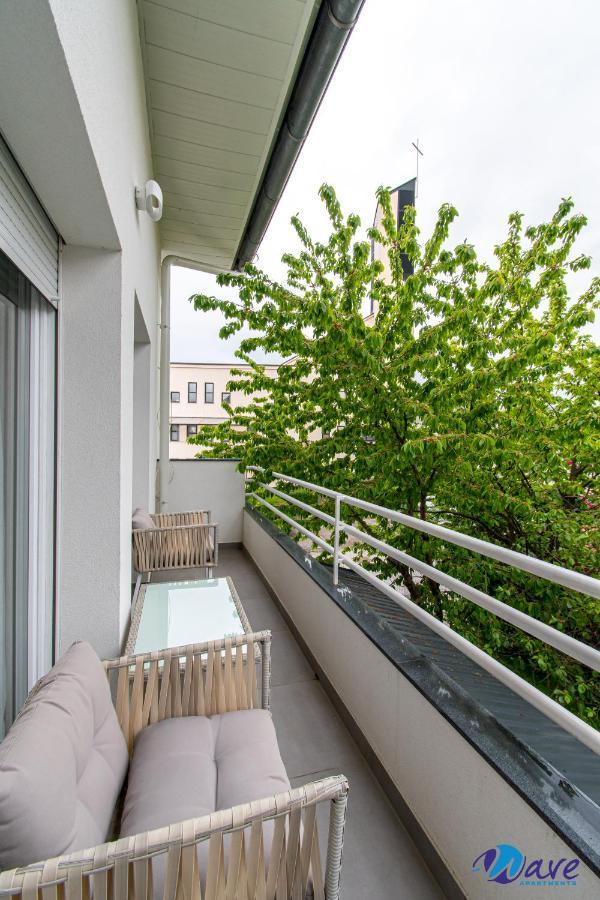 Two Bedroom Modern Apartment Near The Airport เวลิคาโกริตซา ภายนอก รูปภาพ