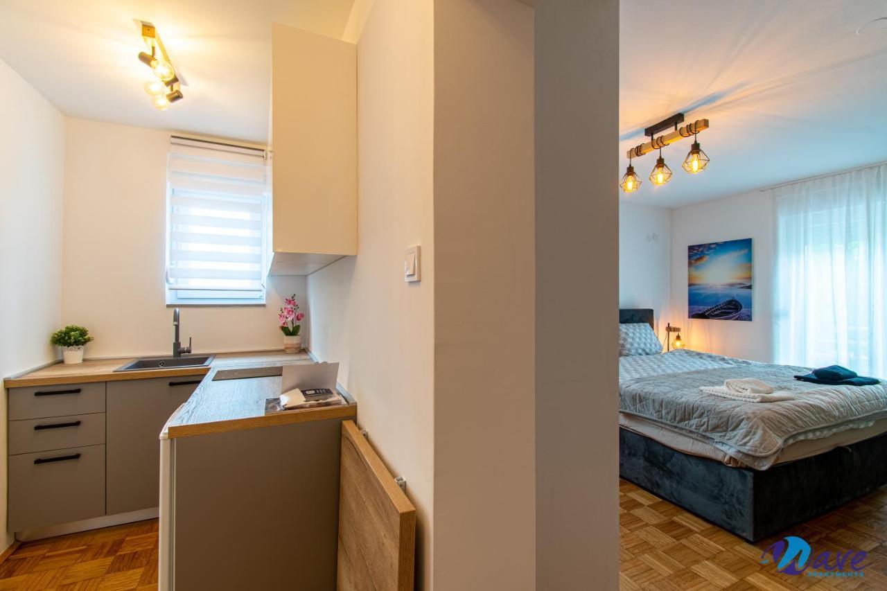 Two Bedroom Modern Apartment Near The Airport เวลิคาโกริตซา ภายนอก รูปภาพ