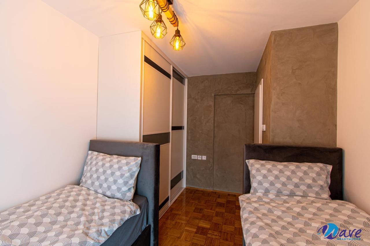 Two Bedroom Modern Apartment Near The Airport เวลิคาโกริตซา ภายนอก รูปภาพ